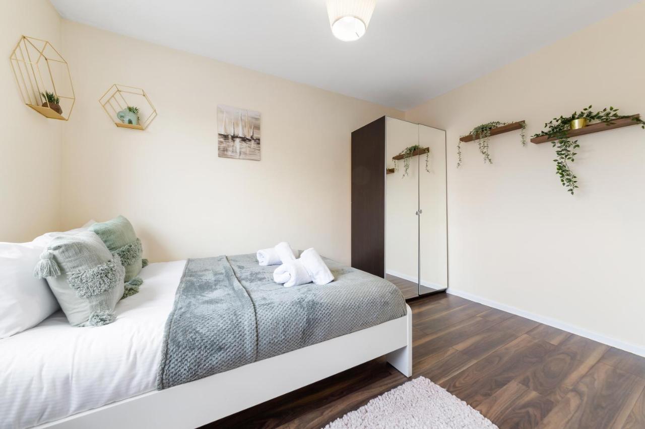 ايزلورث Twickenham Homes المظهر الخارجي الصورة