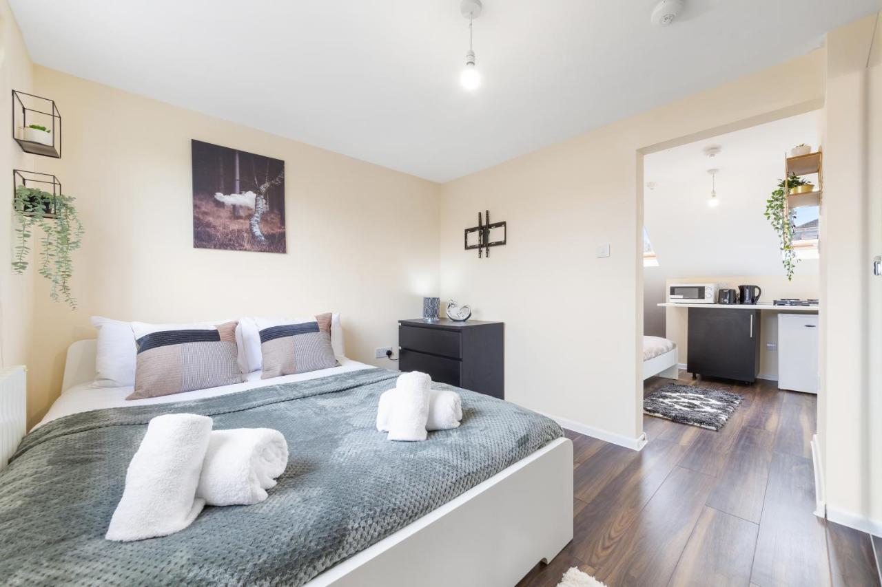 ايزلورث Twickenham Homes المظهر الخارجي الصورة
