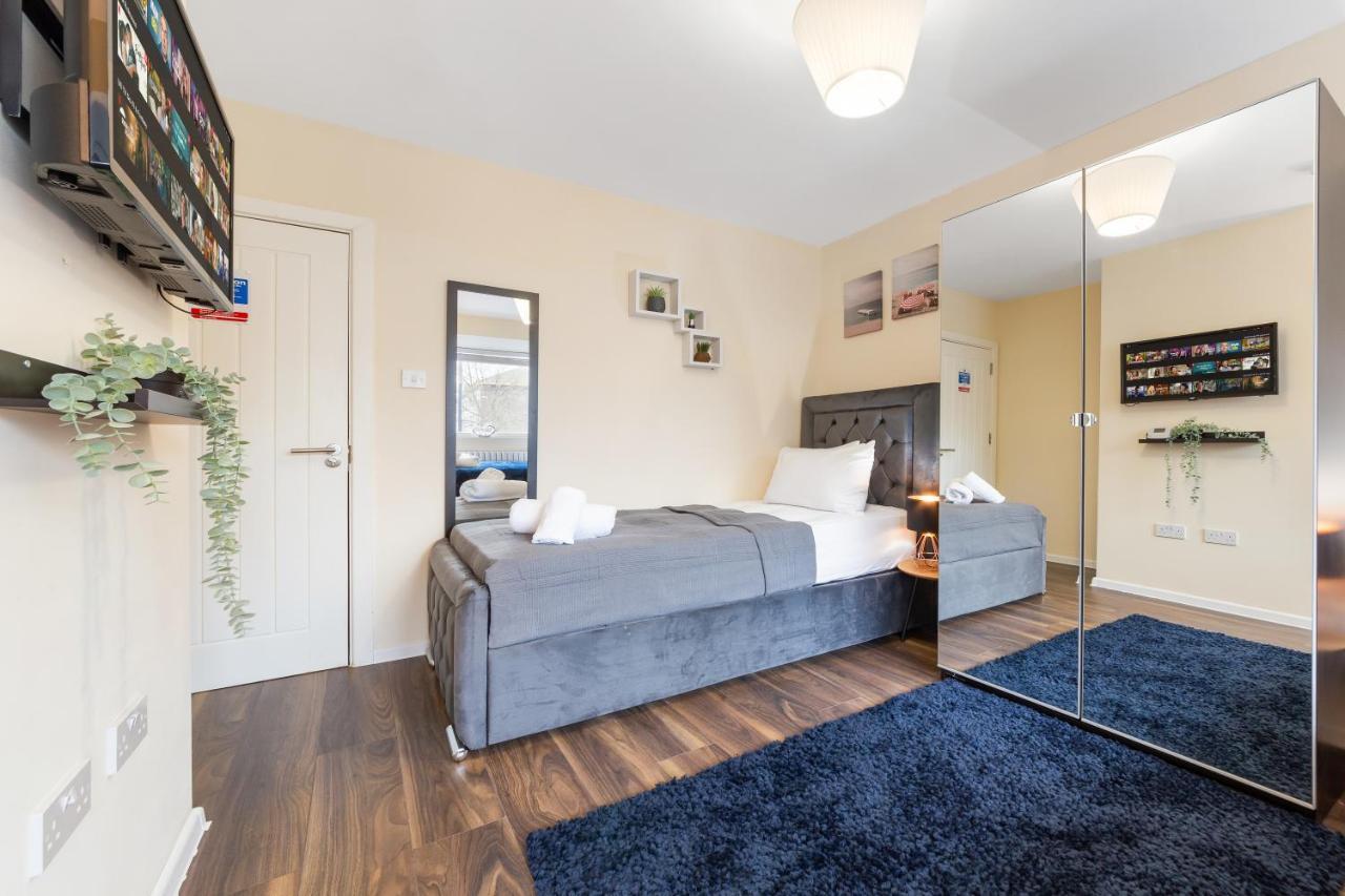 ايزلورث Twickenham Homes المظهر الخارجي الصورة