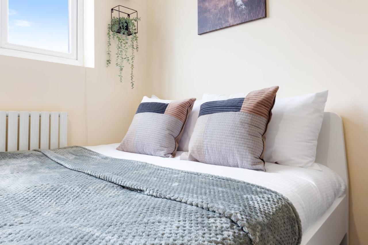 ايزلورث Twickenham Homes المظهر الخارجي الصورة