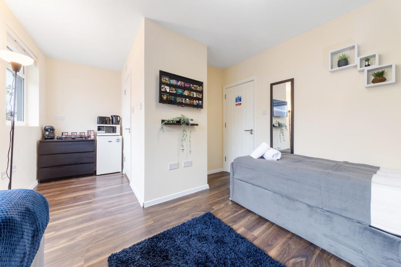 ايزلورث Twickenham Homes المظهر الخارجي الصورة