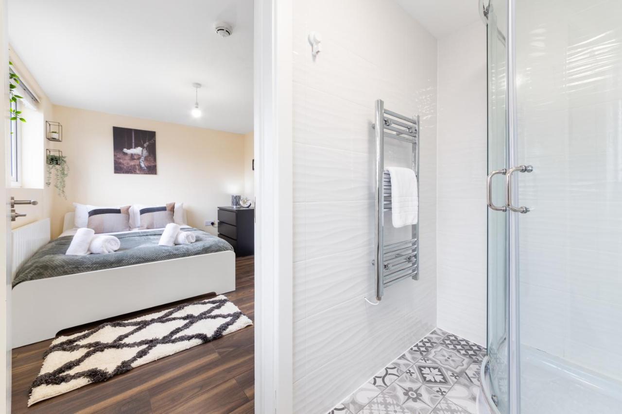 ايزلورث Twickenham Homes المظهر الخارجي الصورة